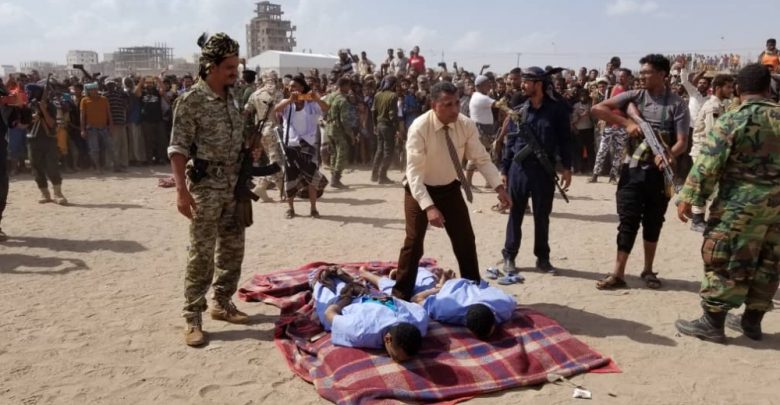 السلطات الأمنية في مدينة عدن تقوم بإعدام منفذي جريمة اغتصاب وقتل طفل البساتين بعد نصف عام من كشف القتلة