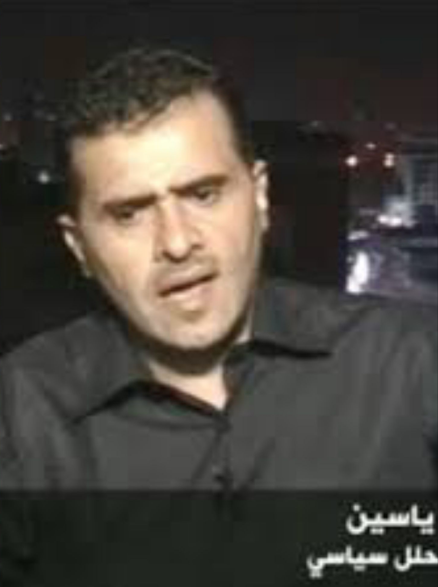 محمود ياسين حميد الاحمر وظف ثروتة في تخريب اليمن