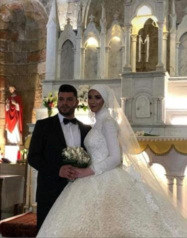 عروس محجبة في كنيسة تلهي اللبنانيين عن كورونا