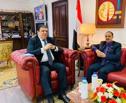 الوزير الأرياني يشكو للقاهرة أختطاف الأخوان لمؤسسات الأعلام اليمني الرسمي ويرفق كشوفات وأسماء
